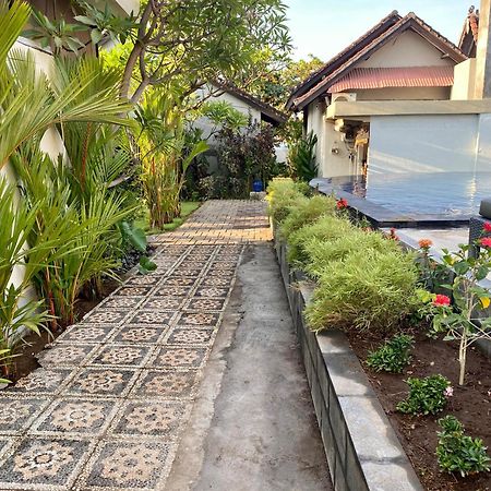 Solaluna Beach Homestay Amed Екстериор снимка