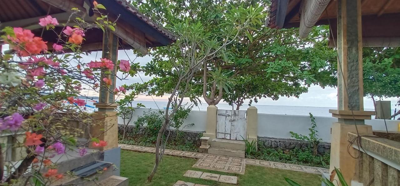 Solaluna Beach Homestay Amed Екстериор снимка