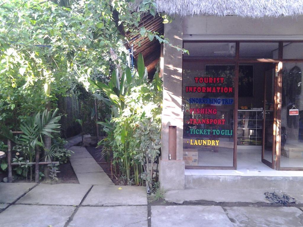 Solaluna Beach Homestay Amed Екстериор снимка
