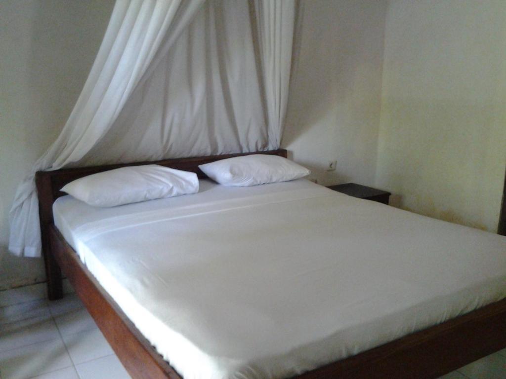 Solaluna Beach Homestay Amed Екстериор снимка