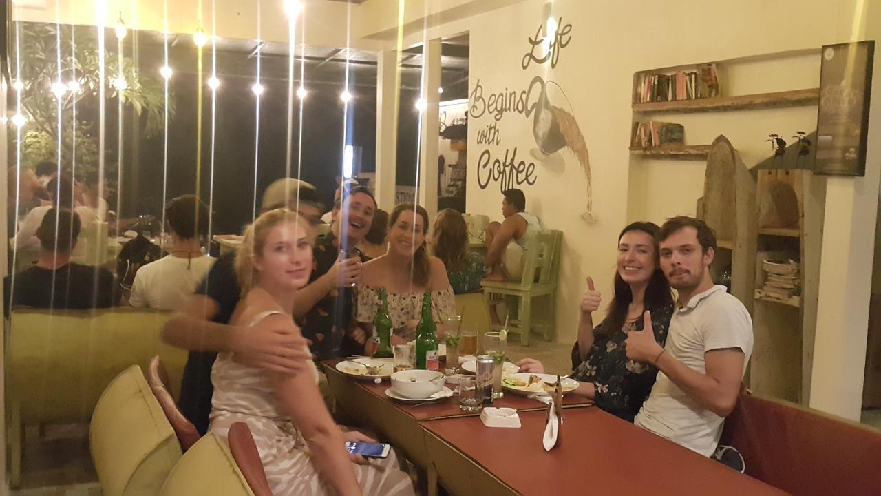 Solaluna Beach Homestay Amed Екстериор снимка