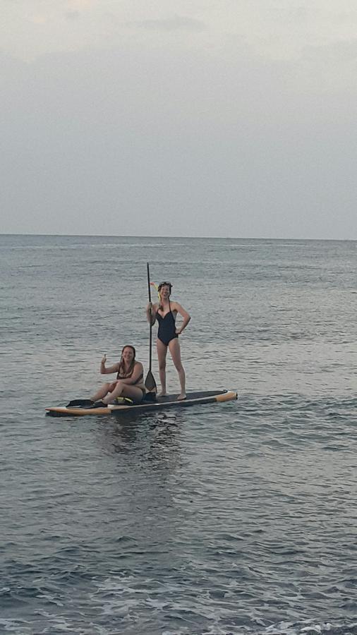 Solaluna Beach Homestay Amed Екстериор снимка