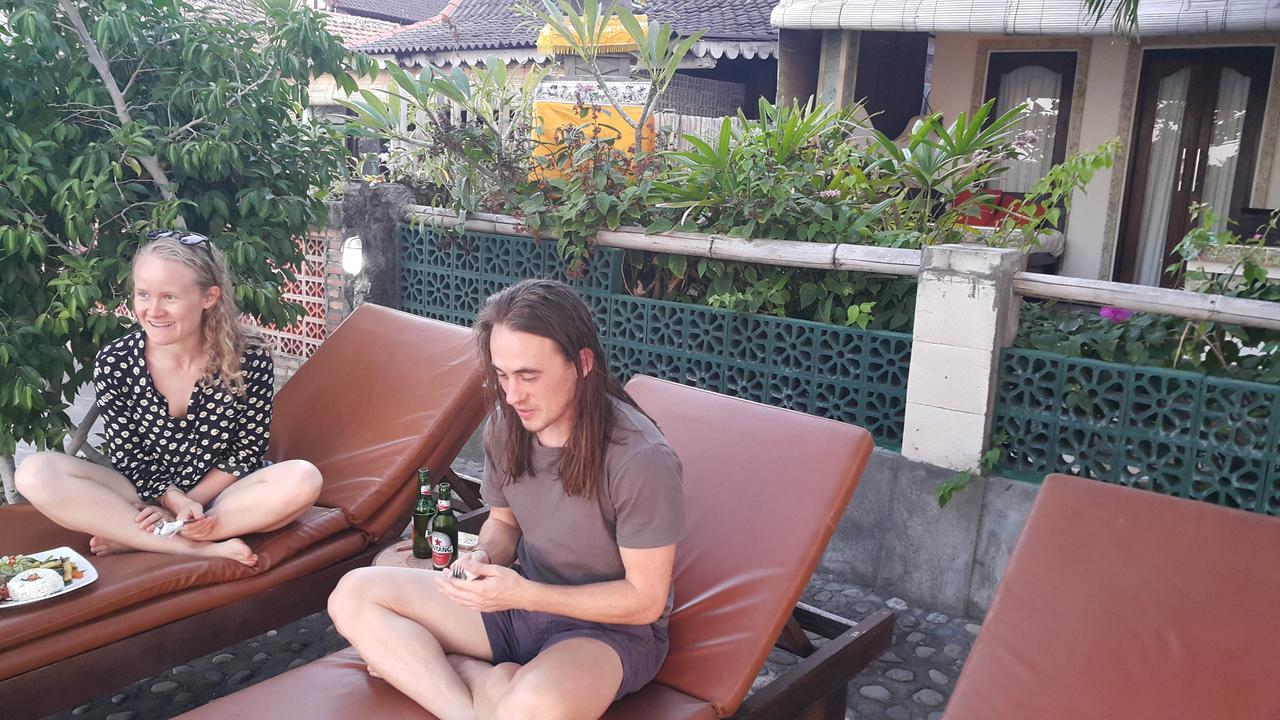 Solaluna Beach Homestay Amed Екстериор снимка